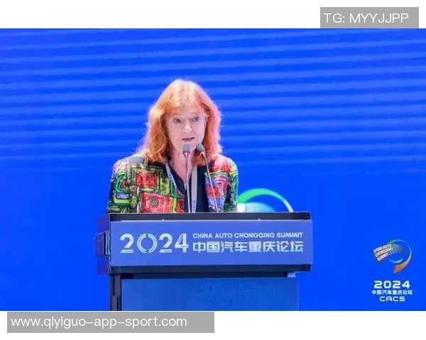 浪漫的定义：女主持分享温馨时刻皮尔斯直言财富才是关键